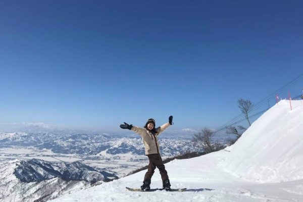 ayano-snowboarding